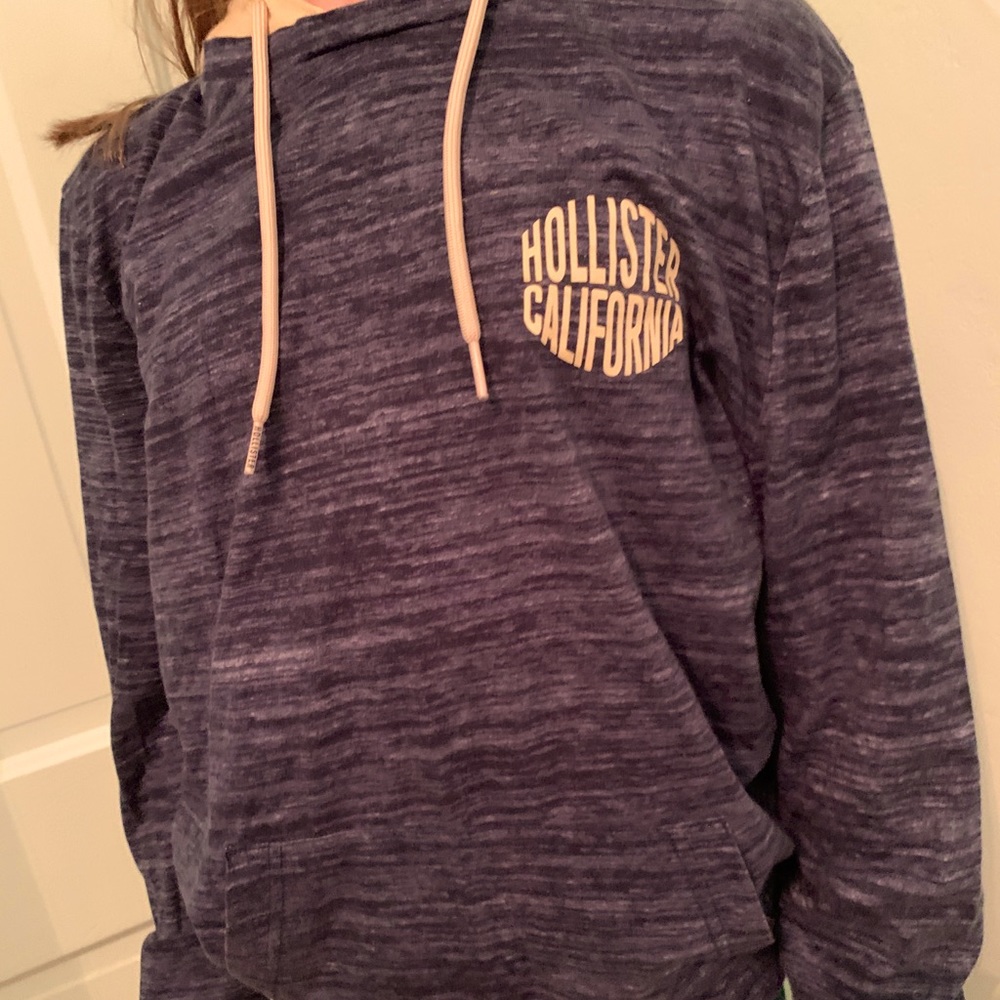 Never worn Navy Hollister Hooded Tee W/ Pockets